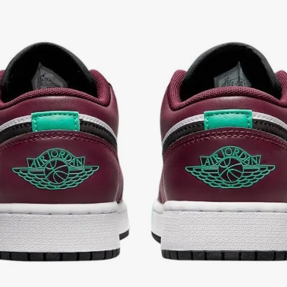 Air Jordan 1 low SE “dark beetroot”. Like new! EUC - Picture 10 of 13